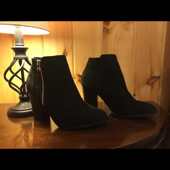 Free Reign Ankle Boots - Picture 7 of 7